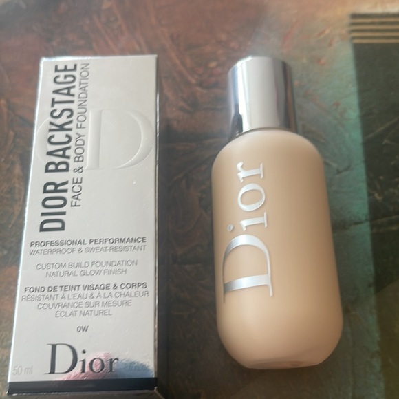 DIOR BACKSTAGE Face & Body Foundation. # 0W. New - Picture 1 of 5
